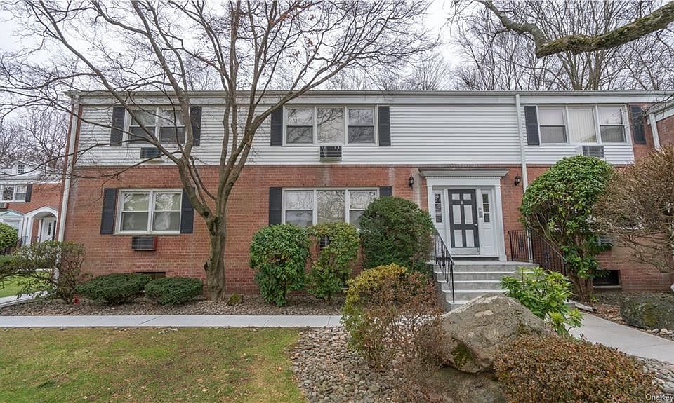 1st image of 11 Lenox Ct APT 1001