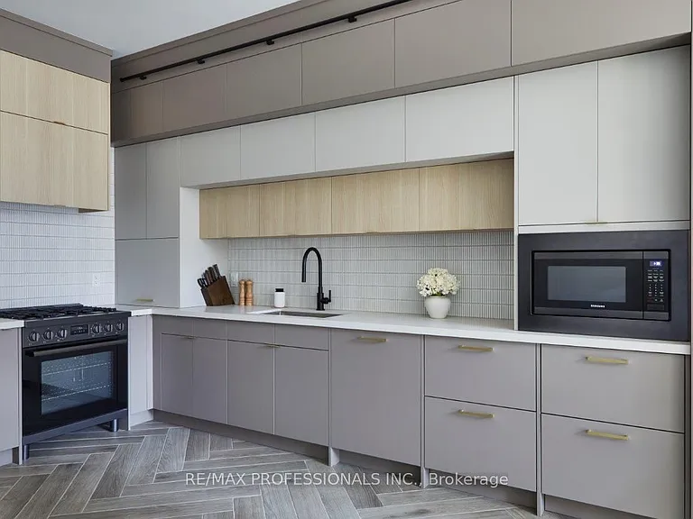 388 Richmond St W #510 — Photo 7