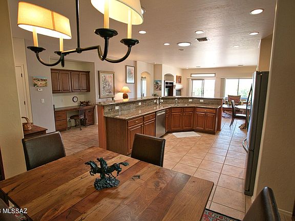 4th image of 501 W Royal Troon Pl