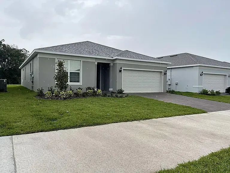 2128 Live Oak Lake Rd — Photo 2