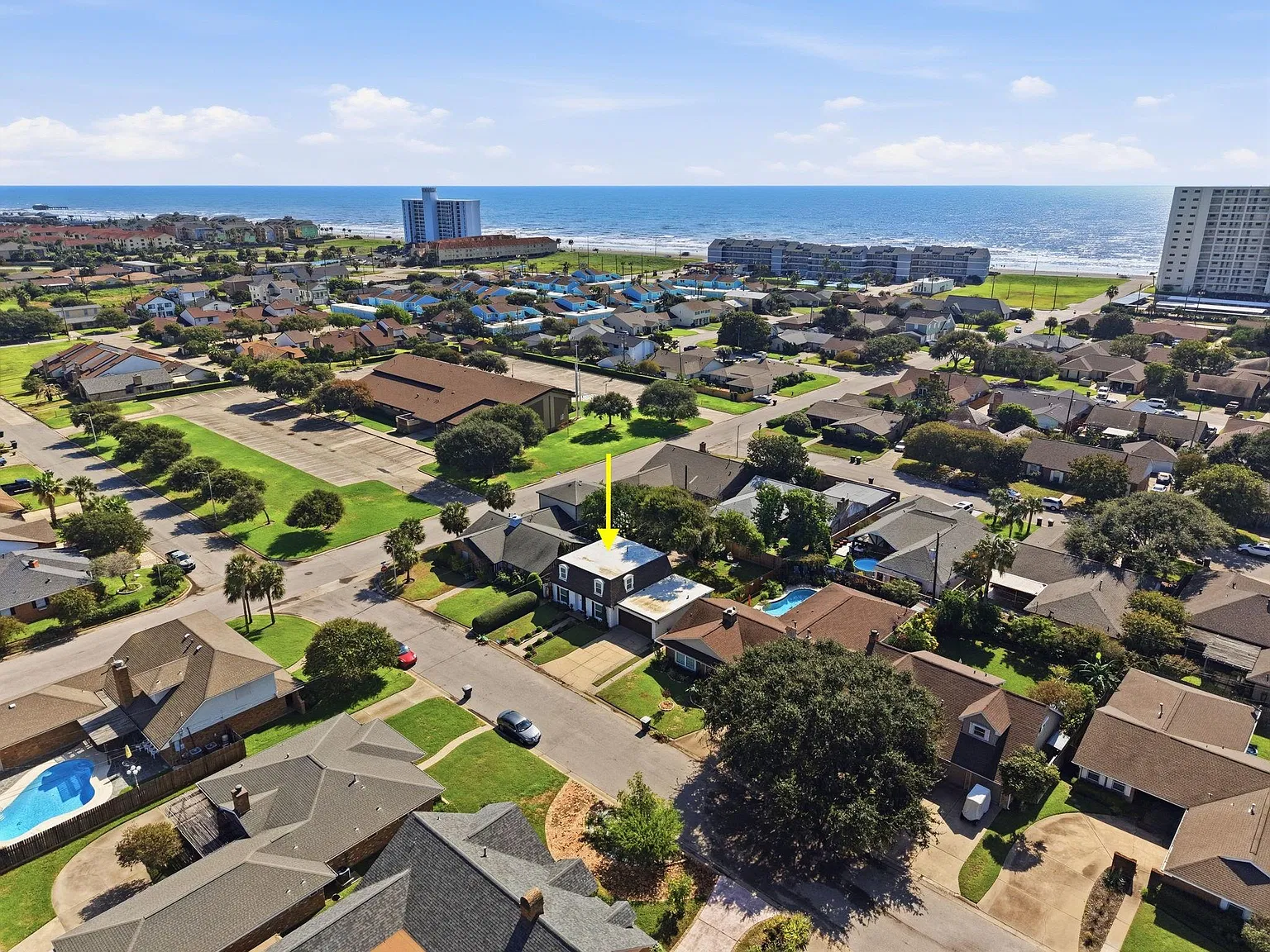 3 bed, 2.0 bath, 1910 sqft, $2,950 — Photo 2