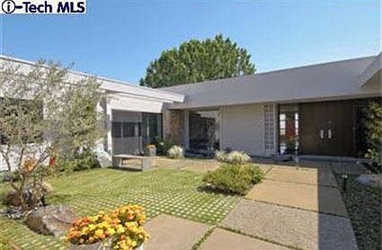 4th image of 1352 Glen Oaks Blvd