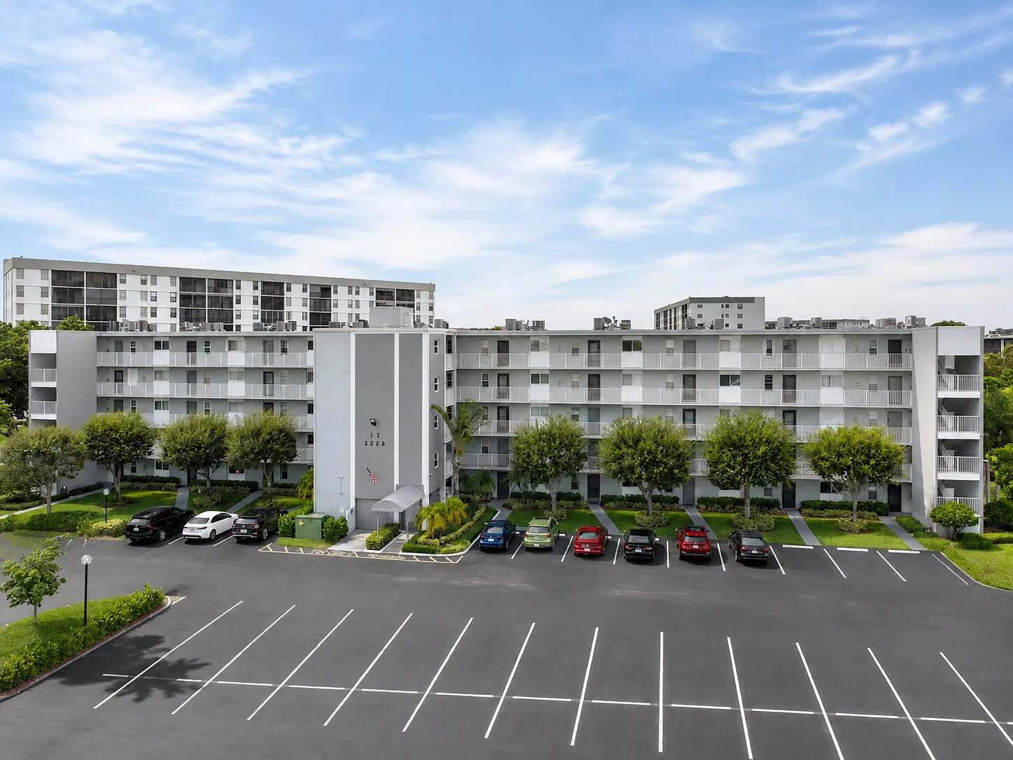 2 bed, 2.0 bath, 825 sqft, $2,400 — Photo 2
