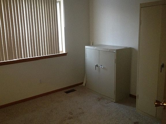 4th image of 25564 Noble Dr