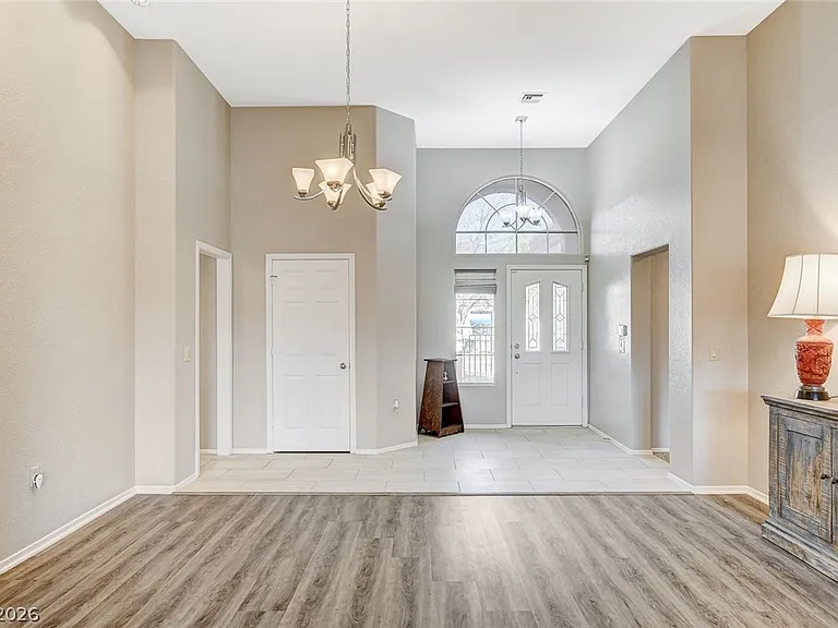 8805 Litchfield Ave — Photo 5