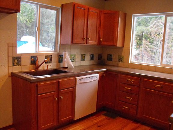 3rd image of 41720 Corlew Ln