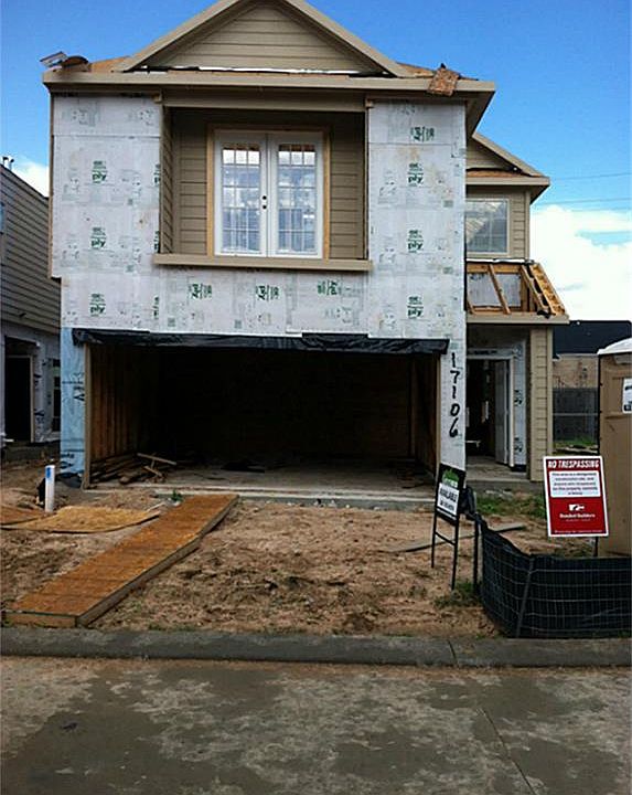1st image of 17106 Amarose Dr
