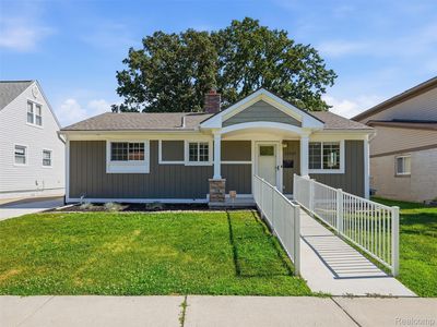 23239 Detour St, Saint Clair Shores, MI, 48082