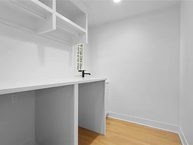 8105 Rosewood Dr — Photo 10