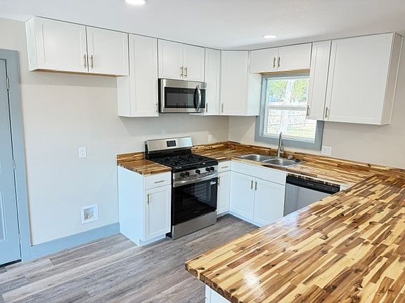 4th image of 7905 Standley St