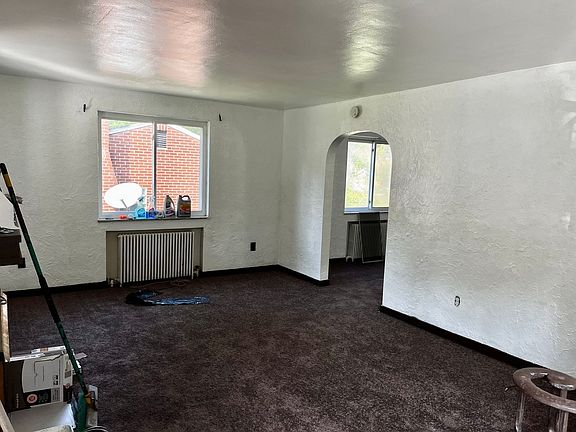 4th image of 2156 Sampson St