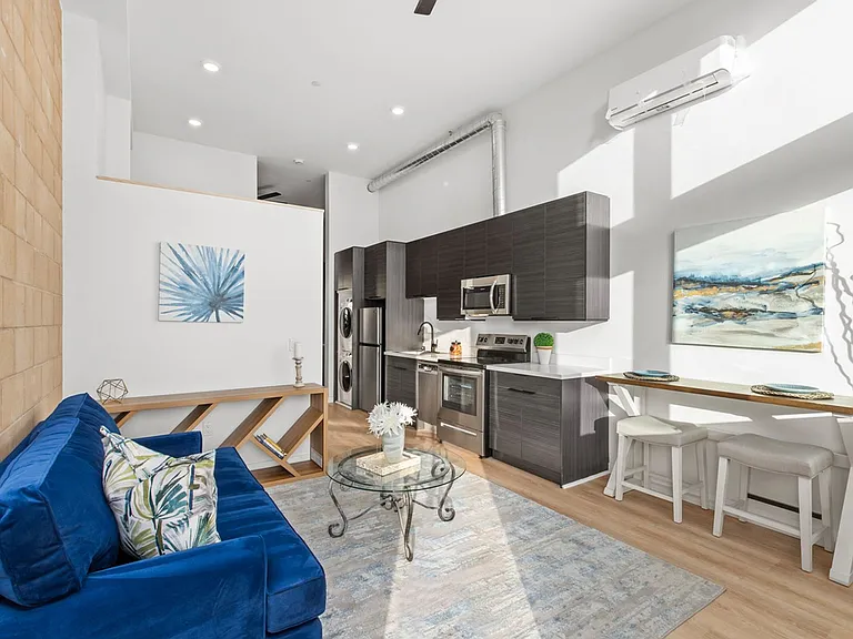 131 National City Blvd #201 — Photo 39