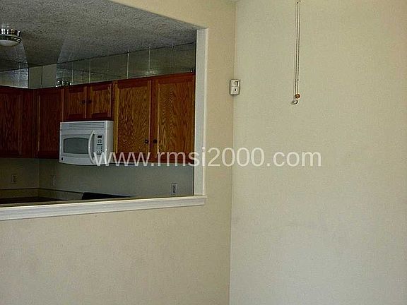 5th image of 7817 Louisiana Blvd NE Unit 101