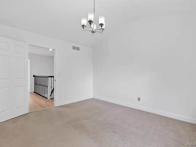 3457 Ashburnam Rd — Photo 36