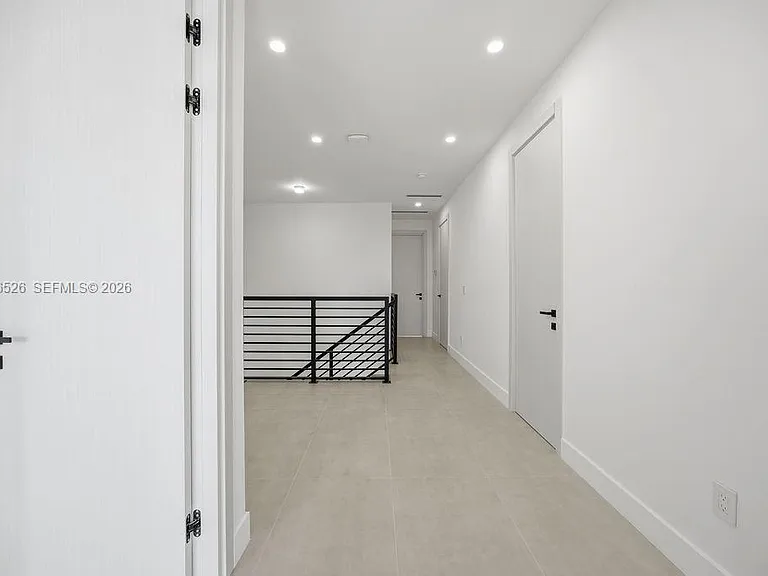 1337 NE 13th Ave #1337 — Photo 43
