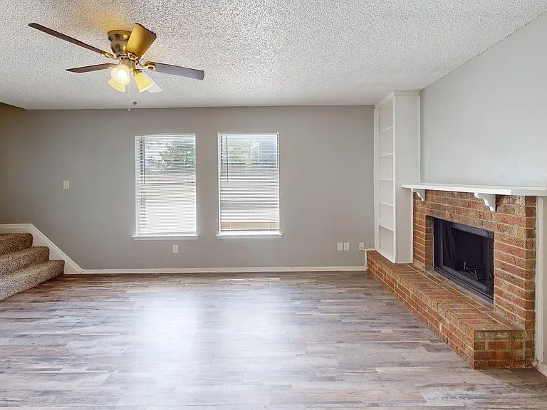 Davis Square Apartments — Photo 31