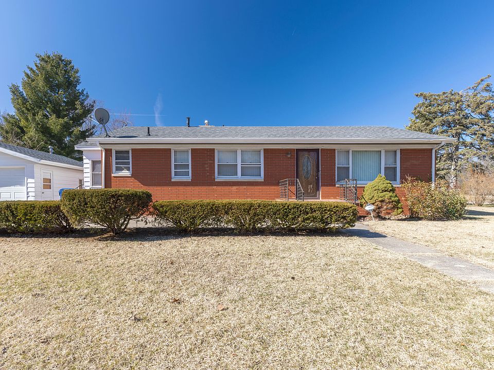 1st image of 1712 W Ogden Cir