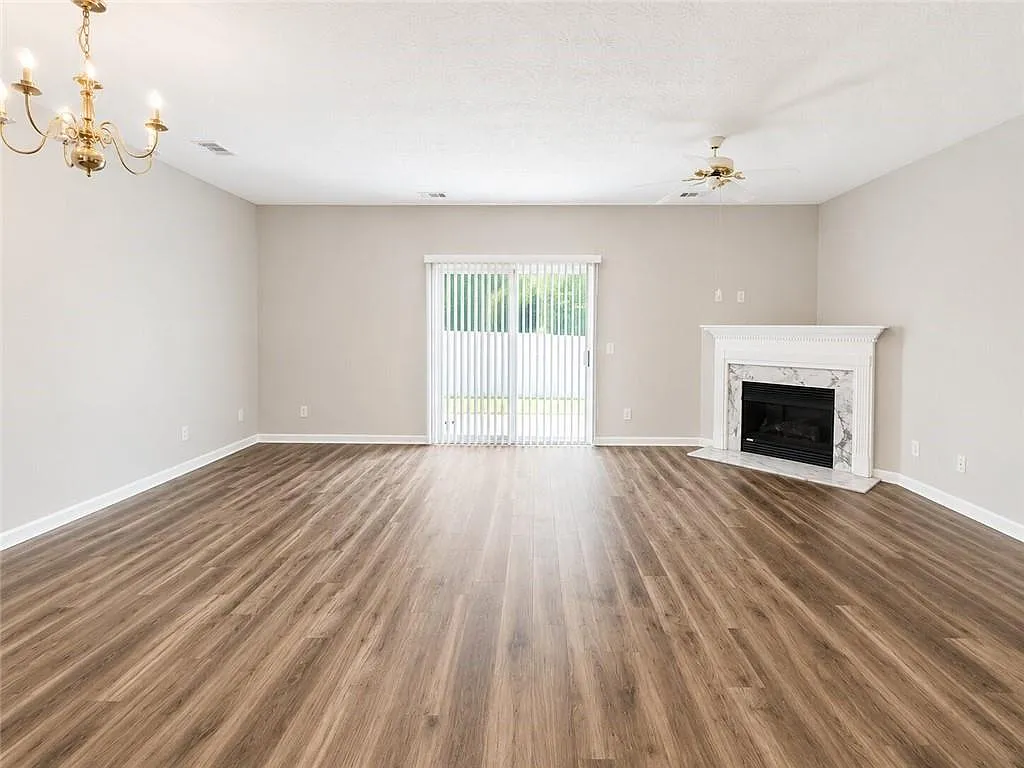 3 bed, 2.5 bath, 1464 sqft, $2,200 — Photo 4
