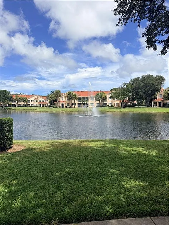 2 bed, 1260 sqft, $1,950 — Photo 2