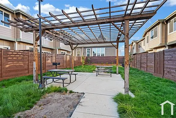 221 Airport Blvd — Photo 14