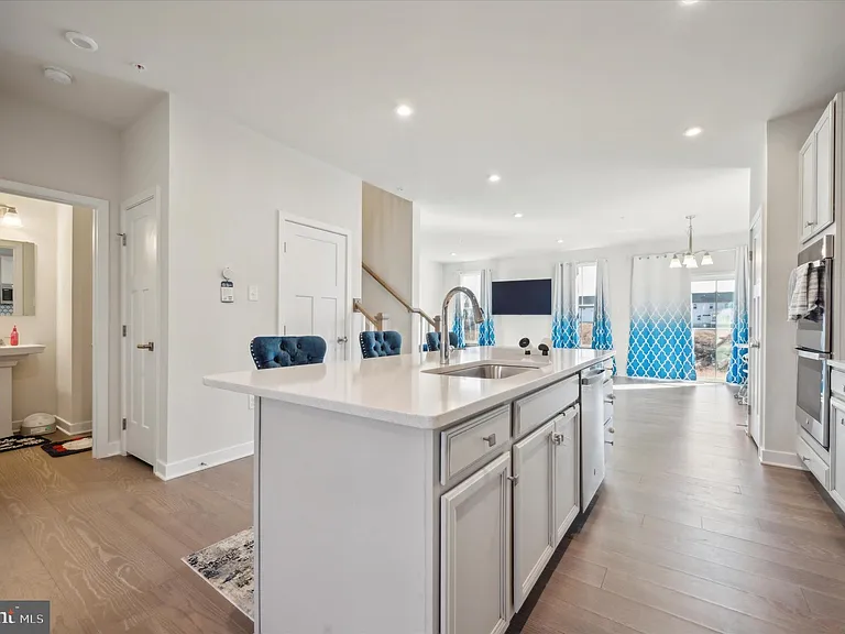 8036 Milltown Cir — Photo 5