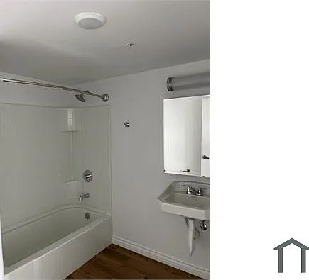 321 E Florence Ave — Photo 10