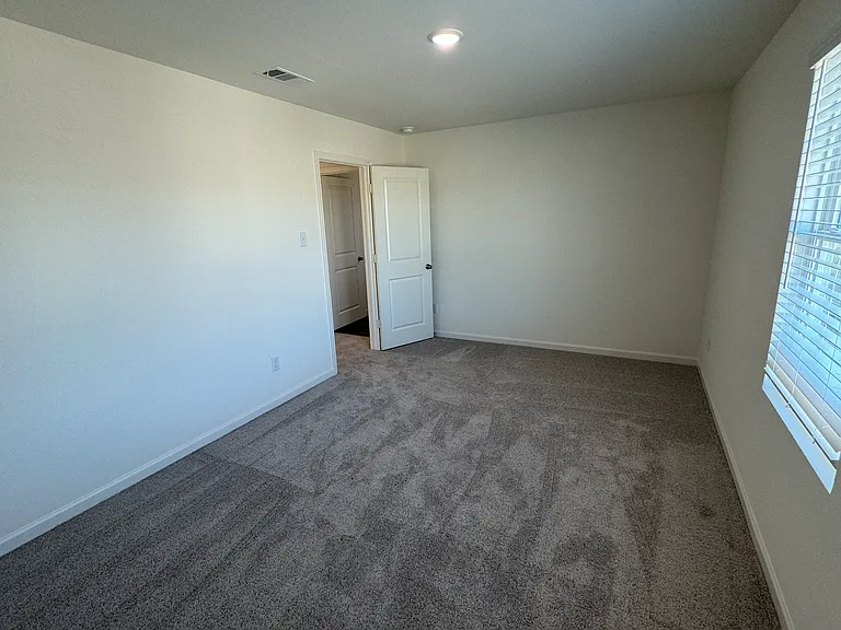 219 Savannah Way — Photo 40