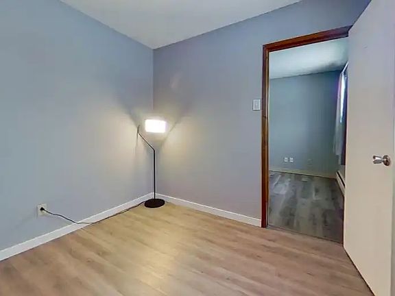 4th image of 105 Alder Dr #103