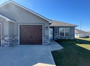 8011 SW 1st St, Blue Springs, MO 64014