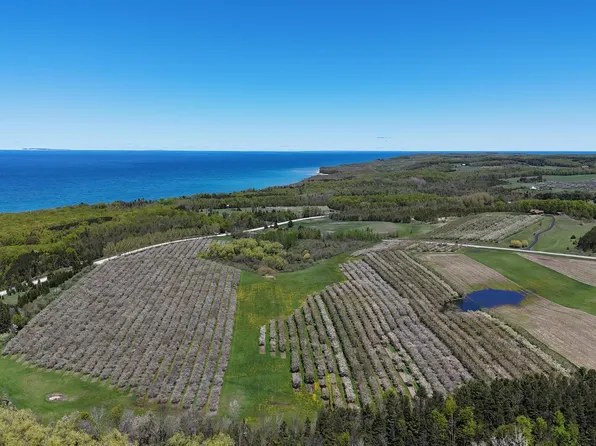 N Manitou Trl, Northport, MI 49670