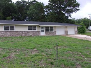 202 Springdale Dr, Columbus, MS 39702