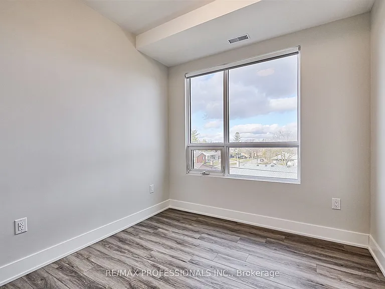 62 Dixfield Dr #140 — Photo 16