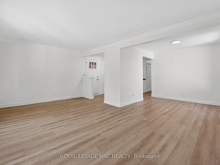 268 Henrietta St — Photo 11