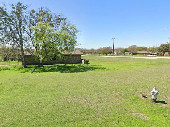 4th image of 5010 E Parker Rd