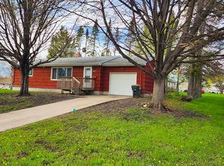 201 16th St W, Glencoe, MN 55336