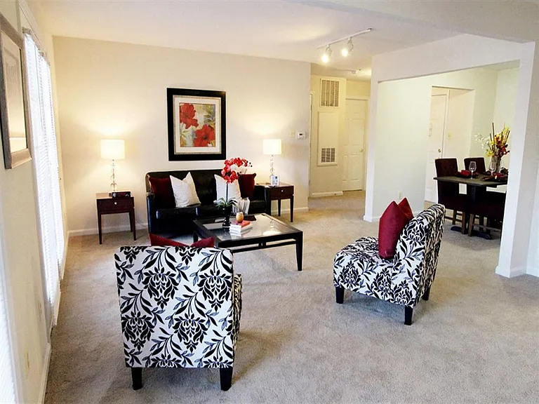 Kentlands Manor — Photo 10