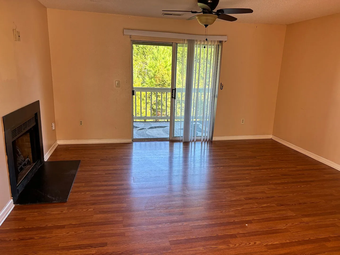 2 Bedroom 2 Bath condo 2nd floor end unit at Myrtle Greens — Photo 1