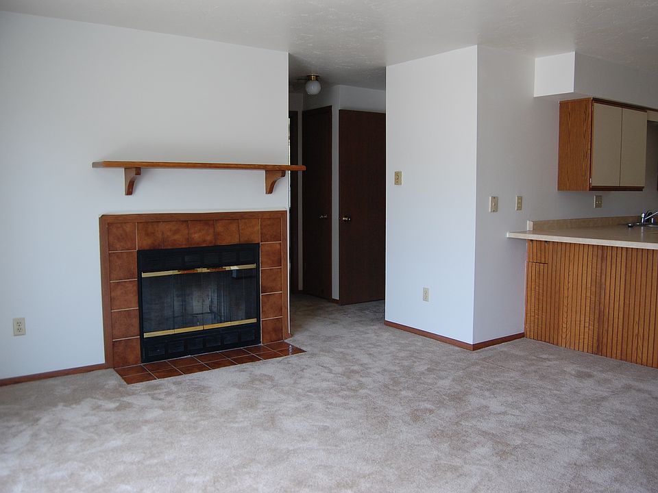 1st image of 1405 S Carriage Ln #1405