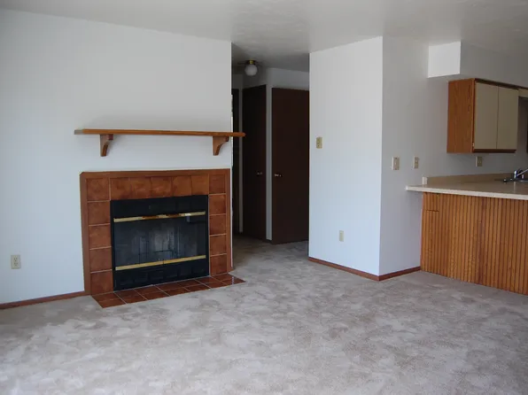 1405 S Carriage Ln #1405, New Berlin, WI 53151