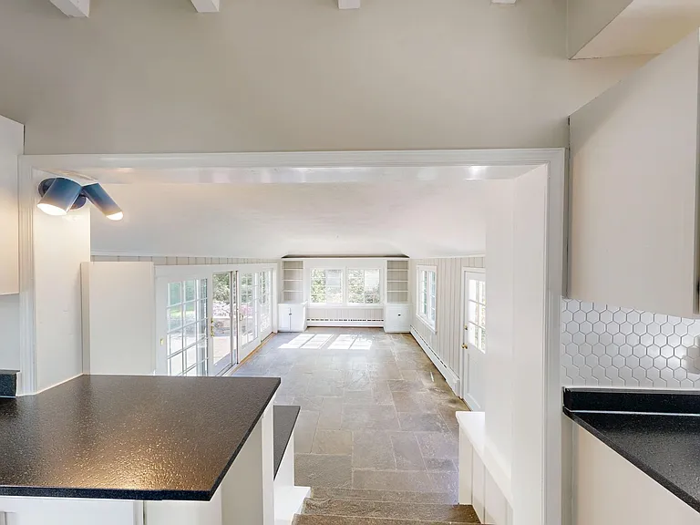 7309 River Rd — Photo 8