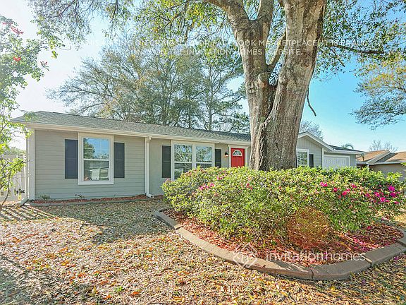 3rd image of 8033 Banister Ln