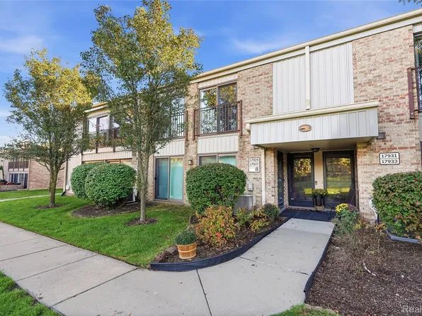 17929 University Park Dr, Livonia, MI 48152