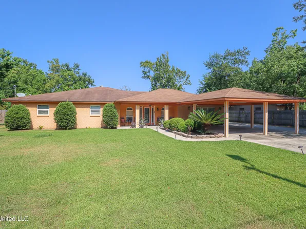 4306 Robinway Dr, Moss Point, MS 39563