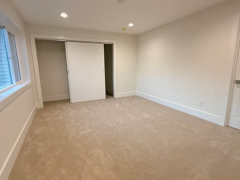 20214 NE 18th Pl — Photo 20