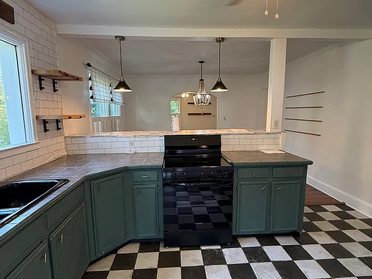 718 E 15th Ave — Photo 19