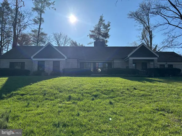 2301 Valley Rd, Harrisburg, PA 17104