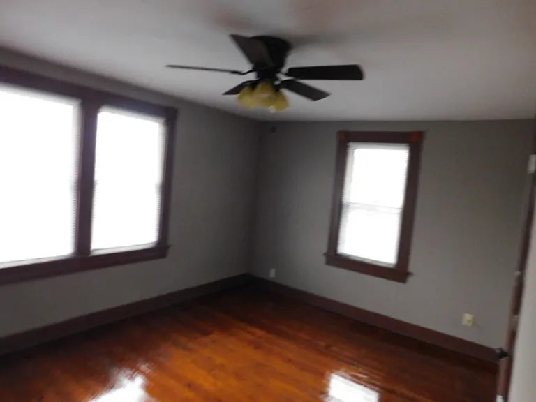 3100-3102 Linden Ave — Photo 6