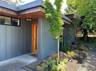 897 55th St, Port Townsend, WA 98368