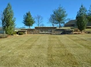 2107 SE Hemlock Rd, Blue Springs, MO 64014