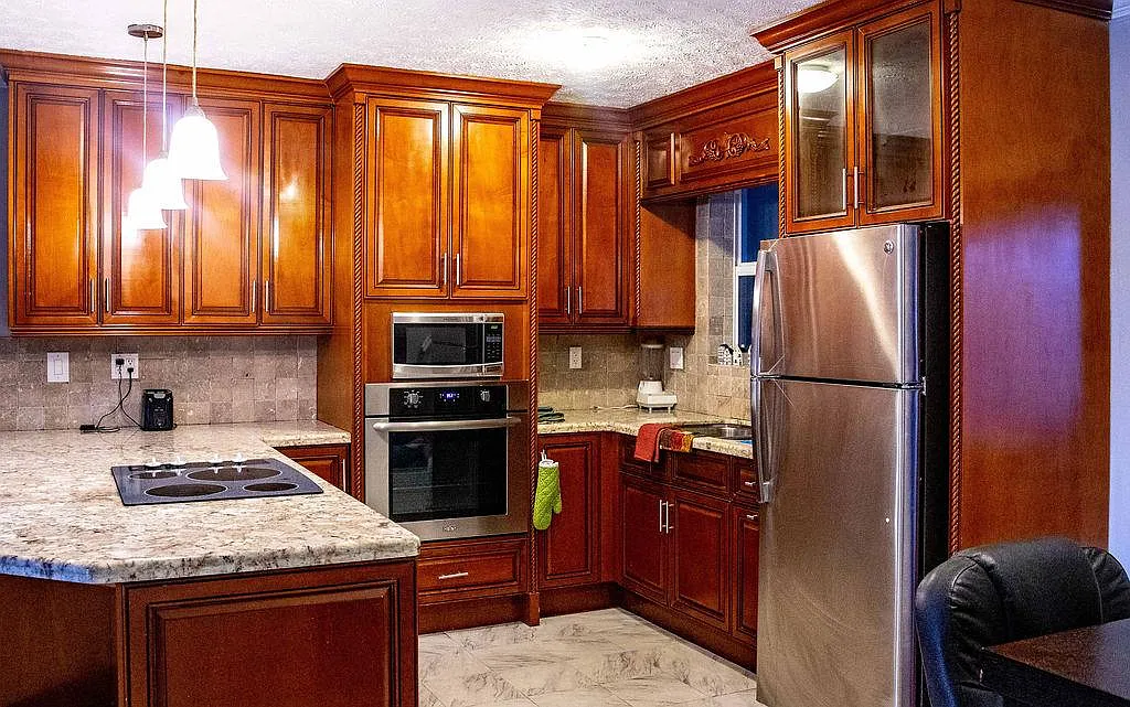 1 bed, 900 sqft, $1,650 — Photo 2
